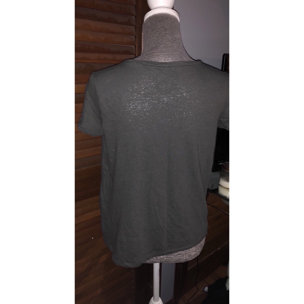 T-Shirt - Picture 2 of 3